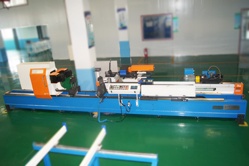 Imported full-automatic composite assembly machine